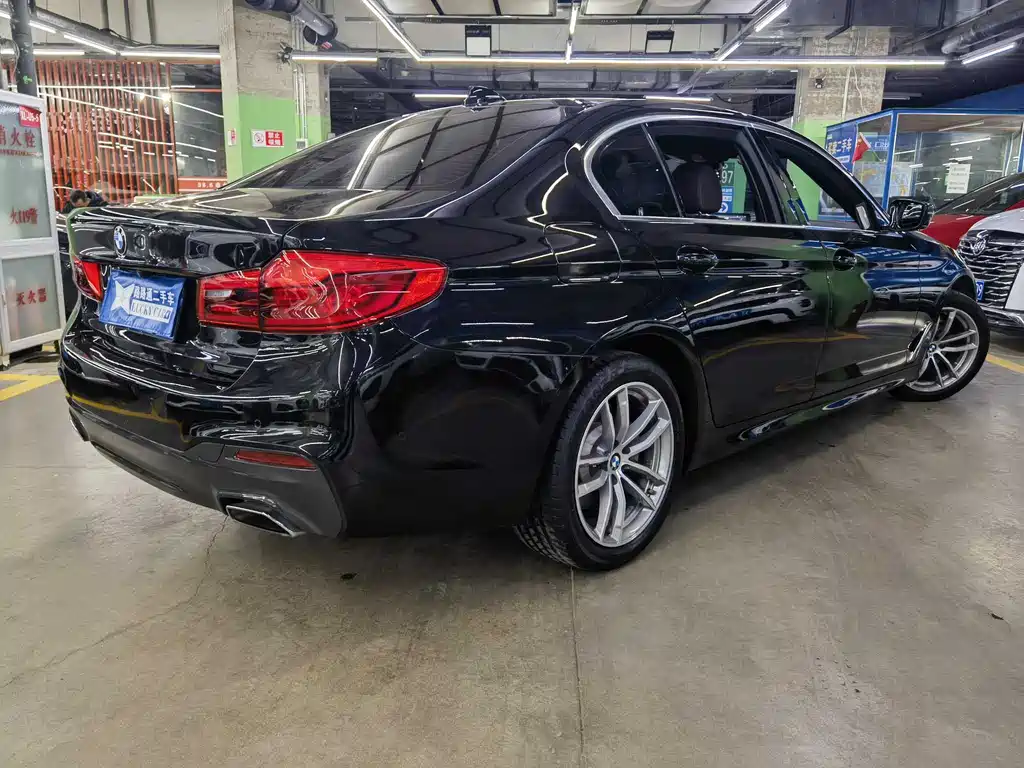 BMW 5 SERIES