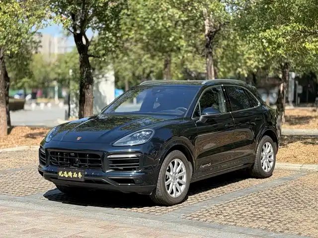 PORSCHE CAYENNE 2022