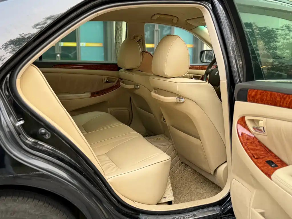 Toyota Crown 2006 2.5L Royal