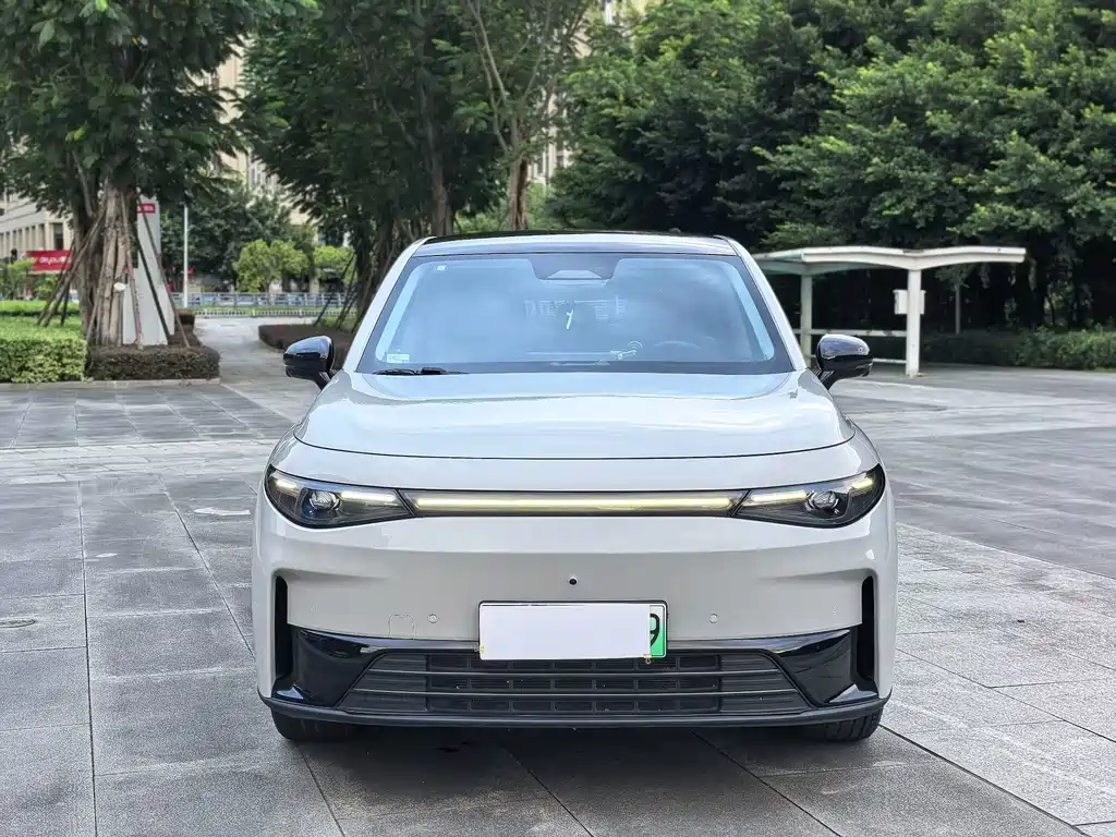 Leapmotor Leapmotor C10 — миниатюра 2