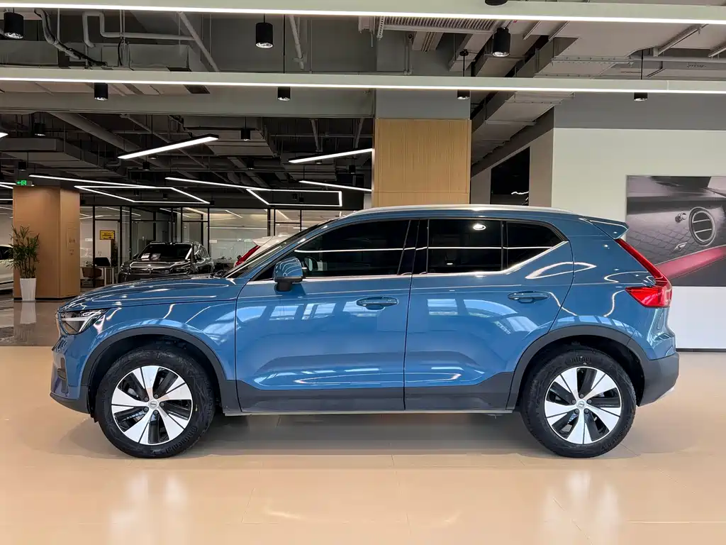 Volvo XC40 — миниатюра 3