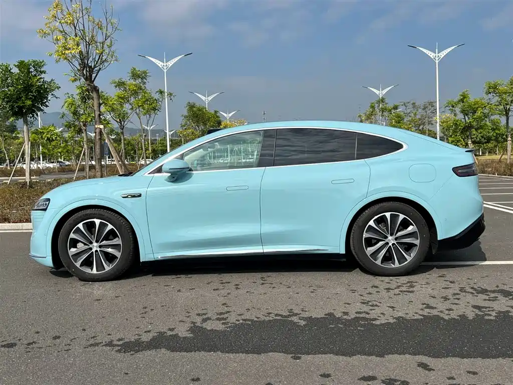 AITO WISDOM WORLD R7