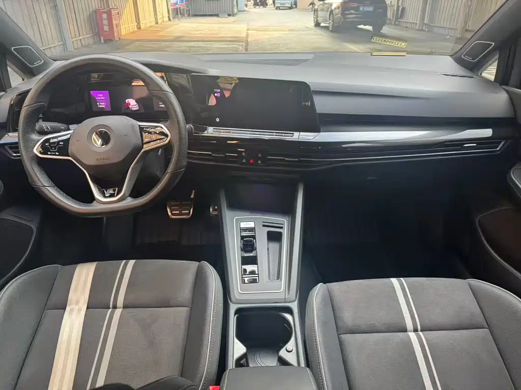 Volkswagen Golf 2023 280TSI DSG R-Line Lite