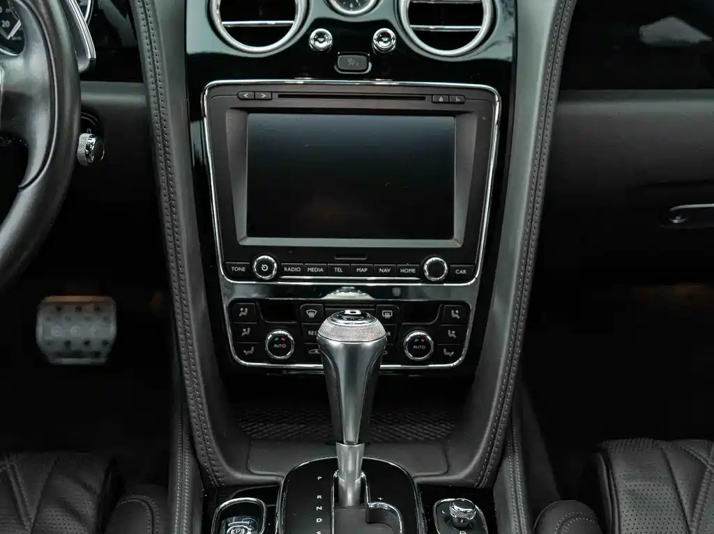 Bentley Flying Spur — миниатюра 18