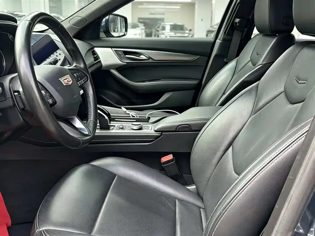Cadillac CT5 — миниатюра 6