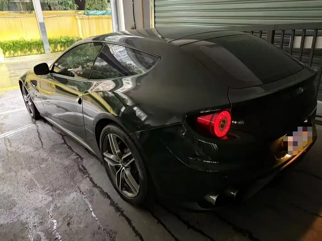 Ferrari FF — миниатюра 3