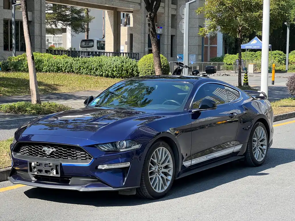 FORD MUSTANG