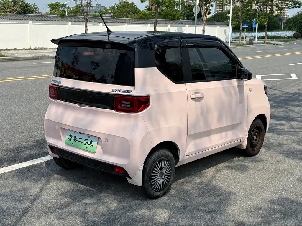 Wuling MINIEV — миниатюра 6