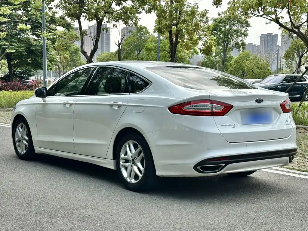 Ford Mondeo — миниатюра 5