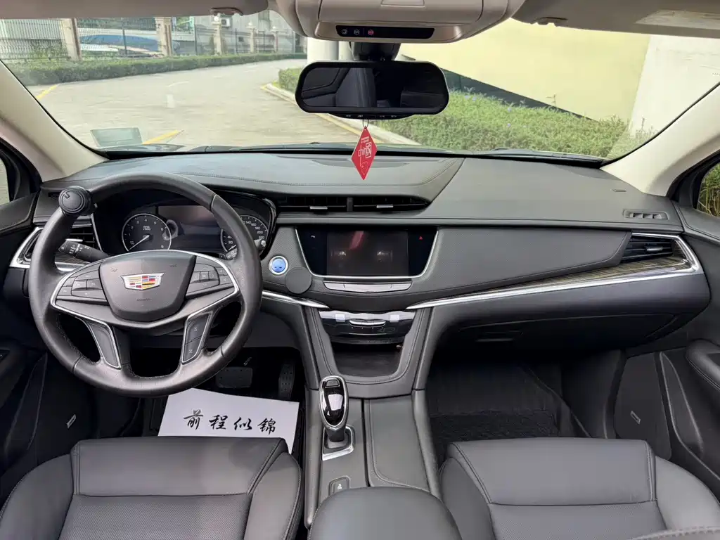 Cadillac XT5 — миниатюра 6