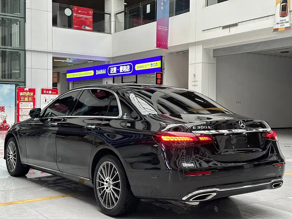 MERCEDES-BENZ E CLASS