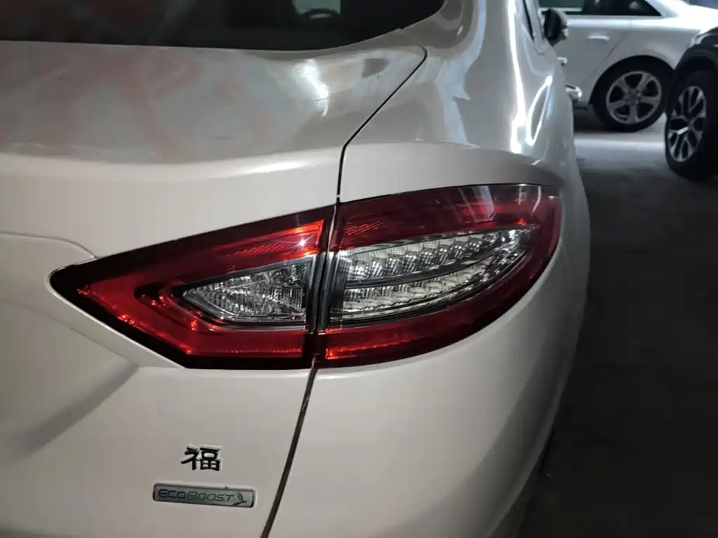 Ford Mondeo — миниатюра 8