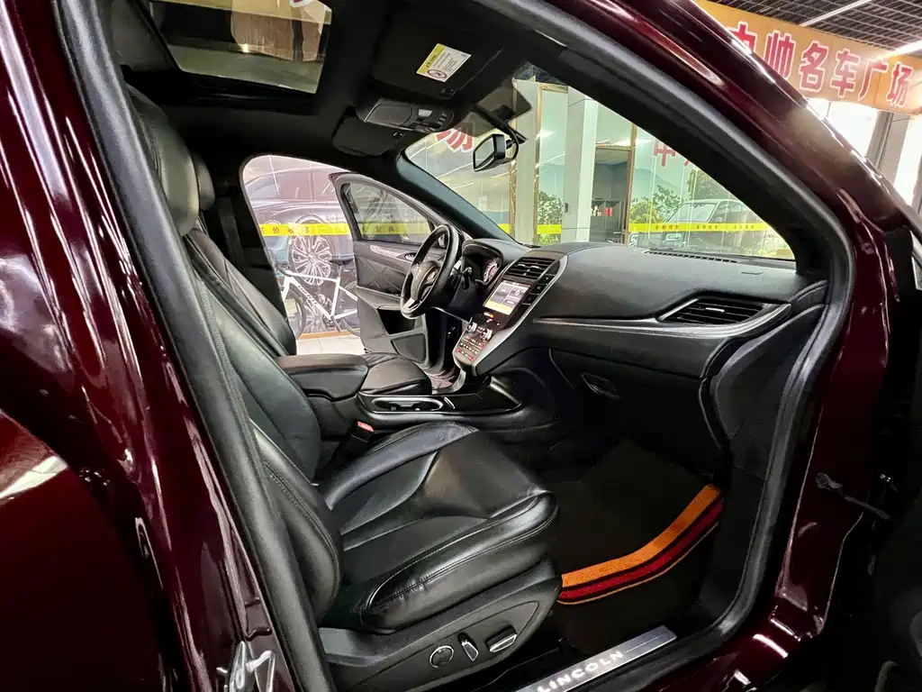 Lincoln MKC — миниатюра 15