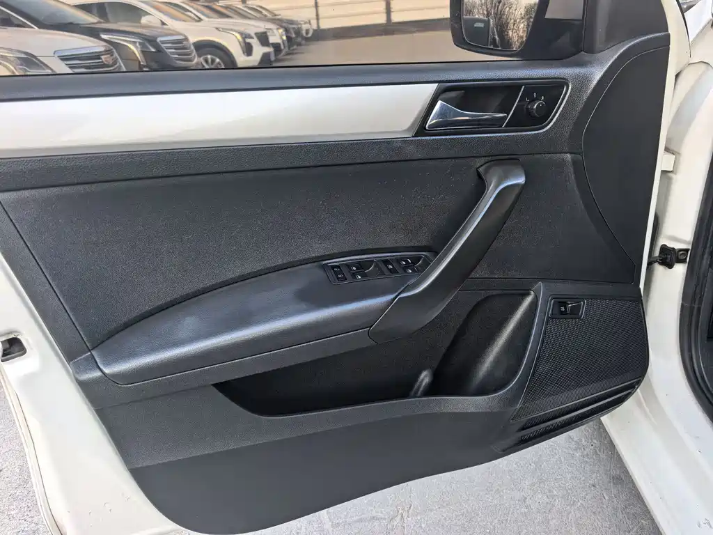 Skoda Rapid 1.5L Auto Comfort Edition China VI, фото 3