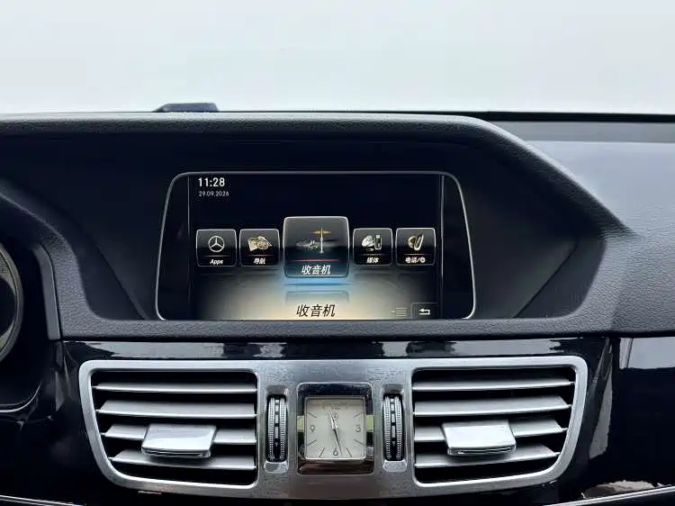 Mercedes-Benz E-Class — миниатюра 16