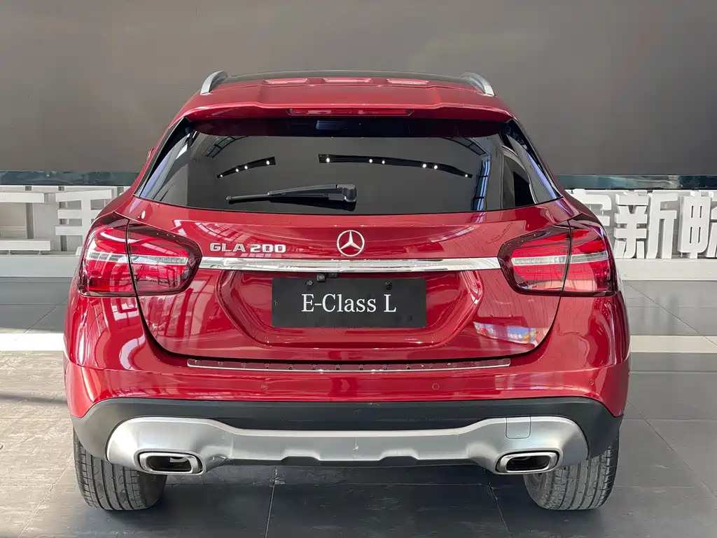 MERCEDES-BENZ GLA