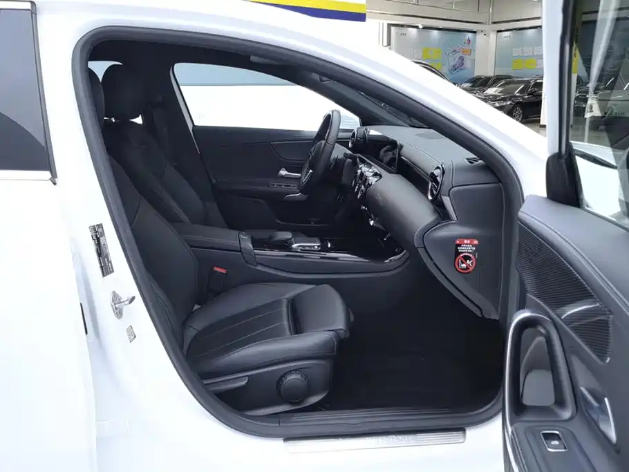 Mercedes-Benz A-Class — миниатюра 8