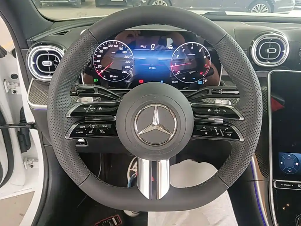 Mercedes-Benz C-Class — миниатюра 11