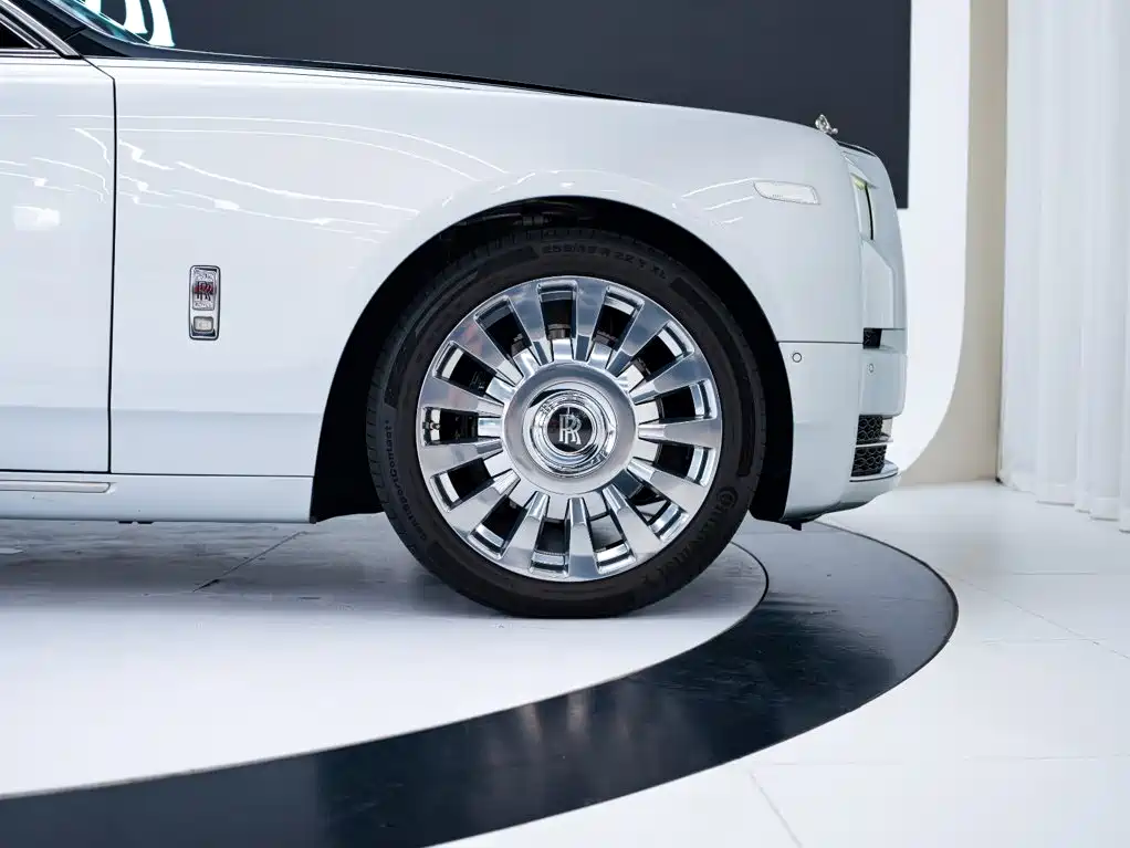 Rolls-Royce Phantom — миниатюра 29