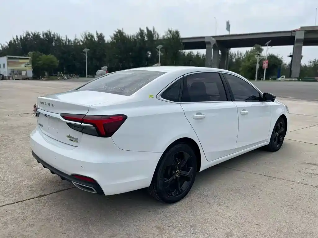 Roewe i6 MAX New Energy — миниатюра 5