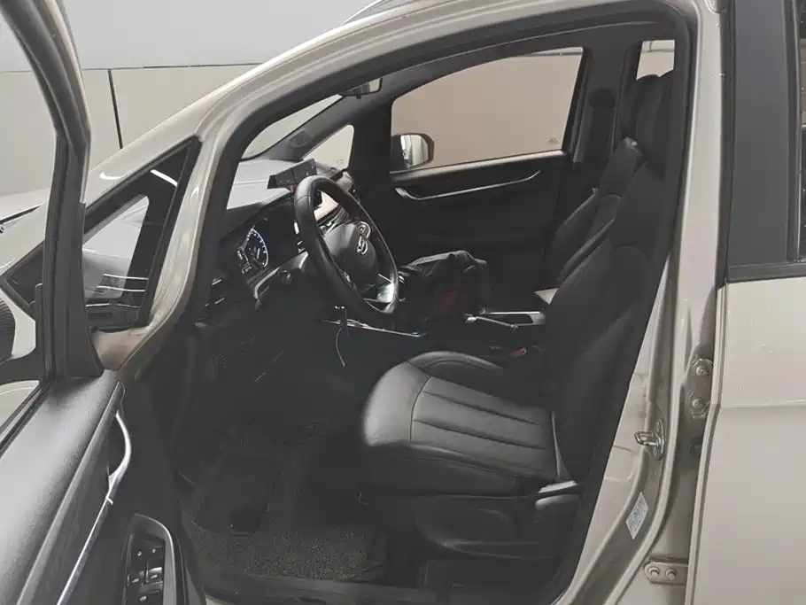 Geely Vision X3 — миниатюра 9