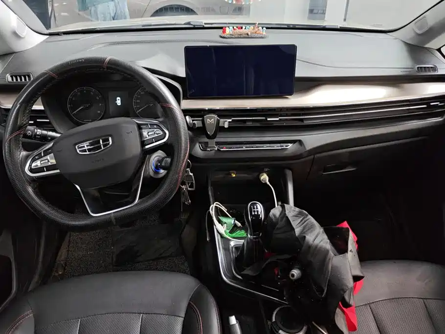 Geely Vision X3 — миниатюра 12