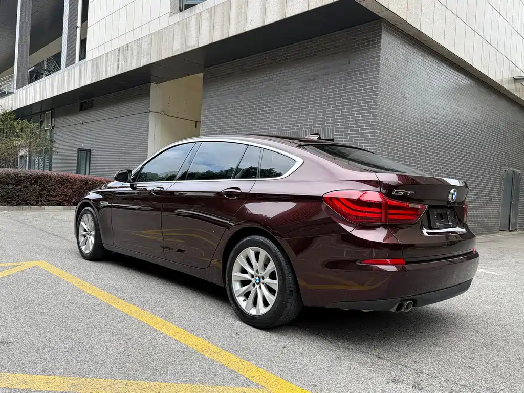 BMW 5 Series GT — миниатюра 13
