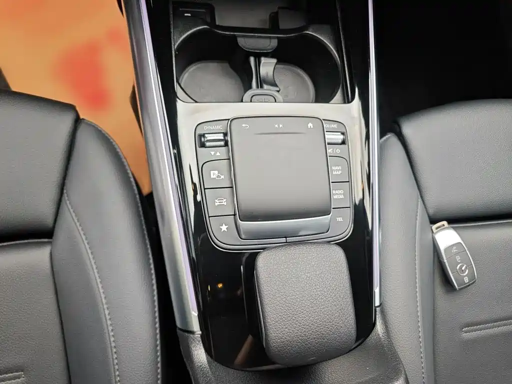 Mercedes-Benz GLA — миниатюра 9