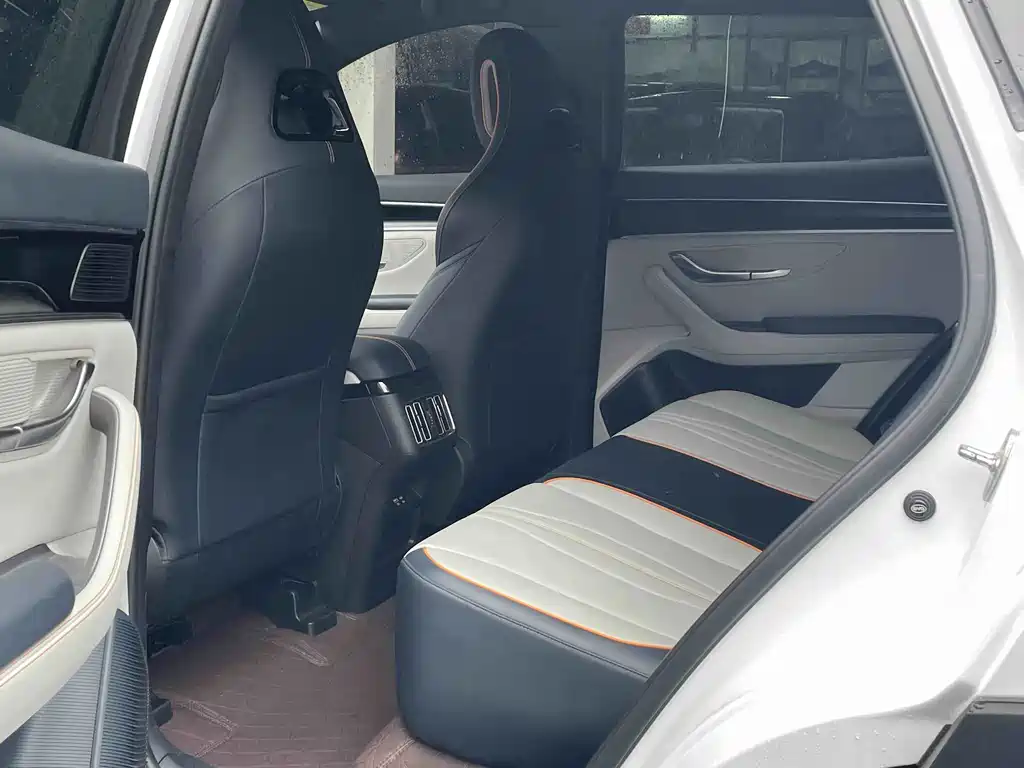 BYD PLUS New Energy — миниатюра 5