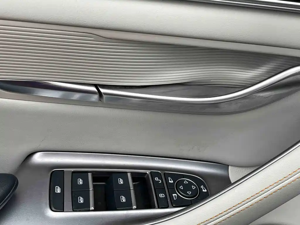BYD PLUS New Energy — миниатюра 7