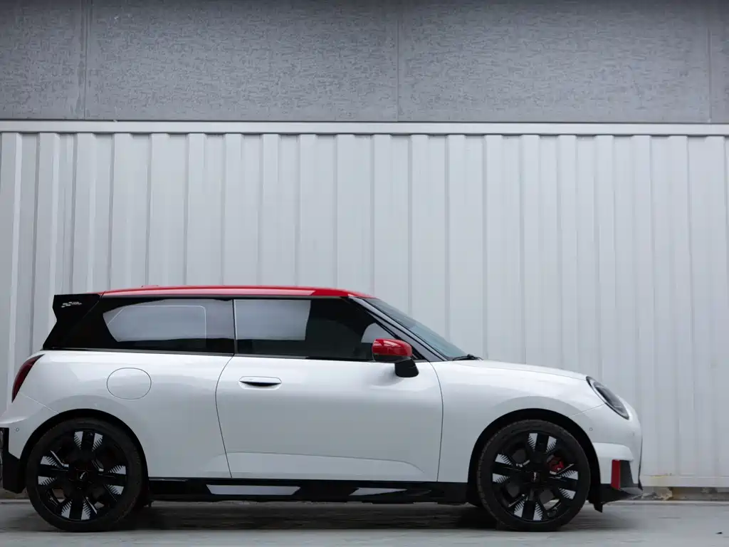 MINI ELECTRIC  JCW
