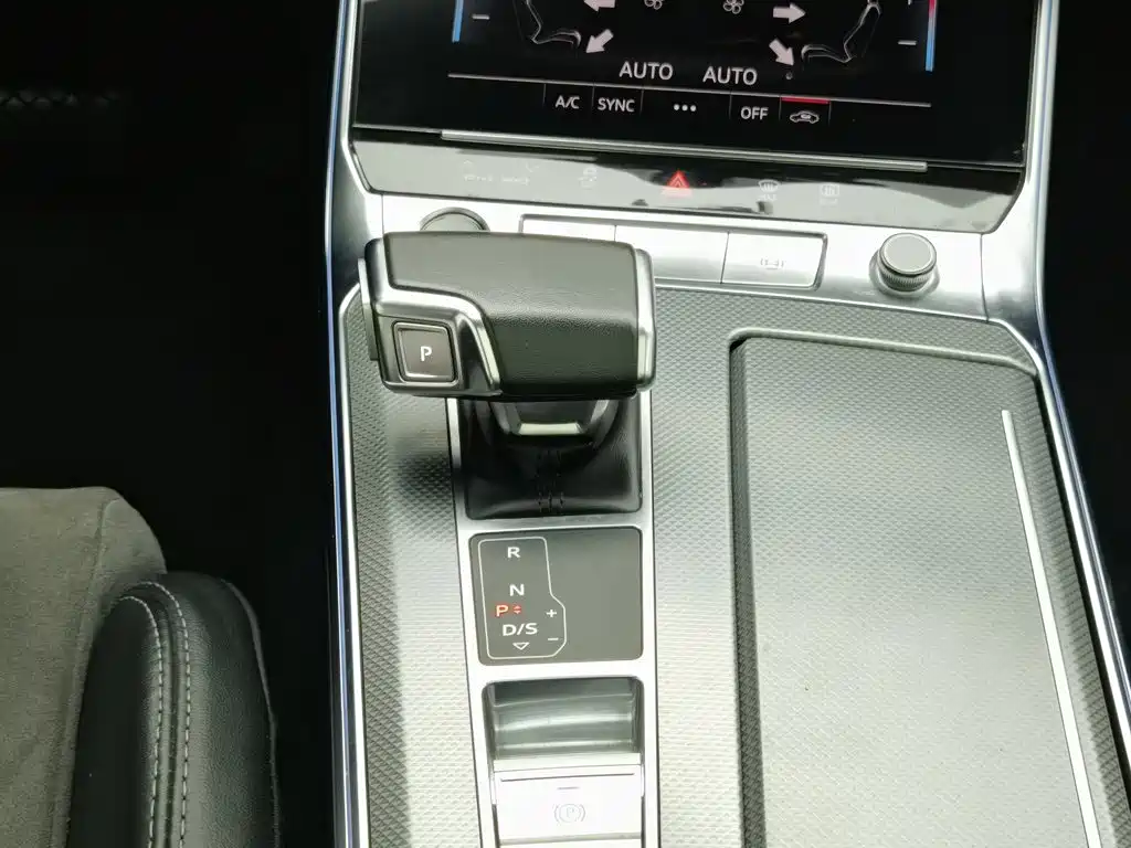 Audi A6L New Energy — миниатюра 13