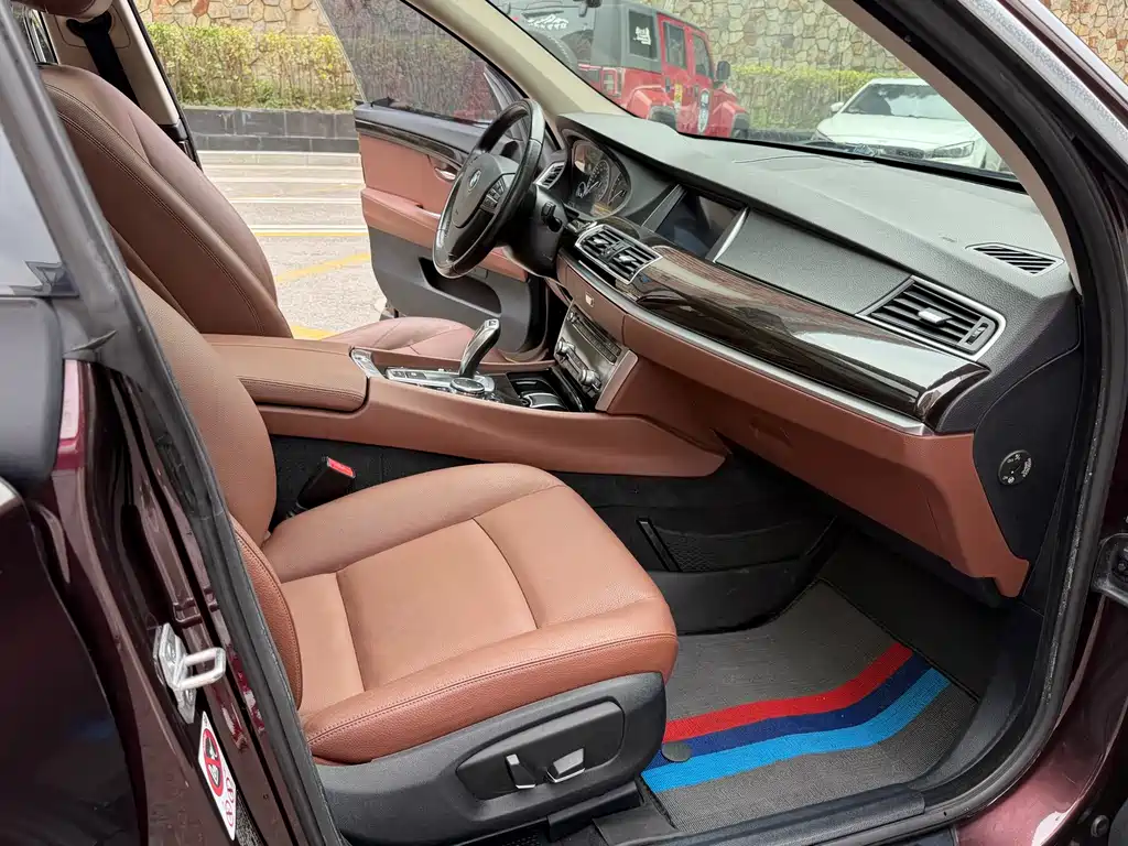 BMW 5 Series GT — миниатюра 9