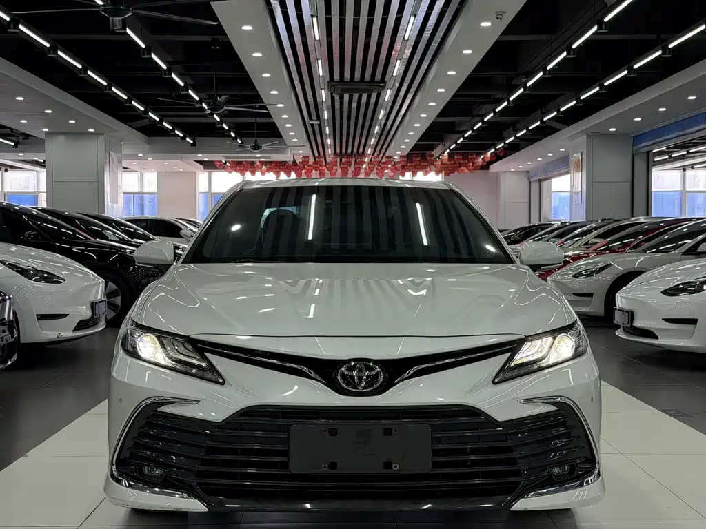 Toyota Camry — миниатюра 2