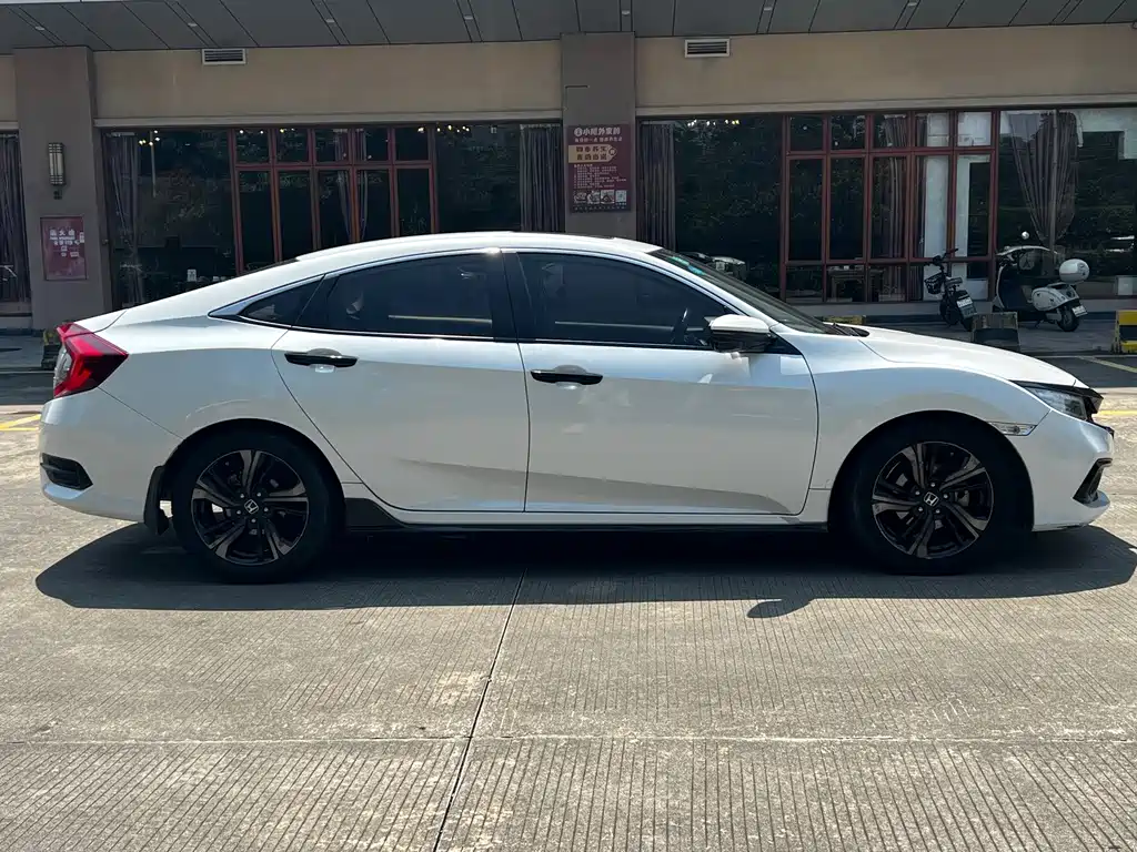 Honda Civic — миниатюра 4