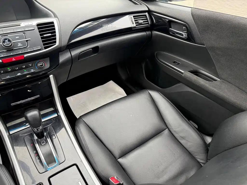 Honda Accord — миниатюра 16