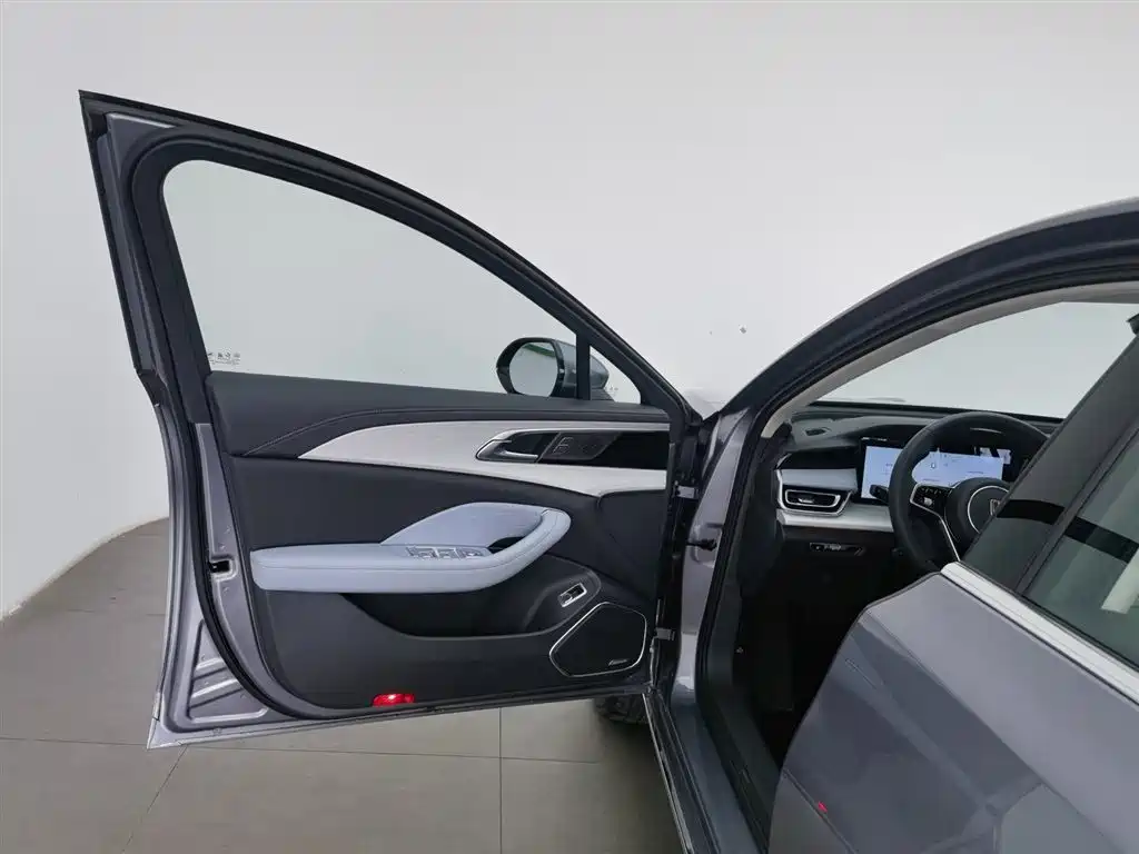 Hongqi H5 PHEV 2025 170