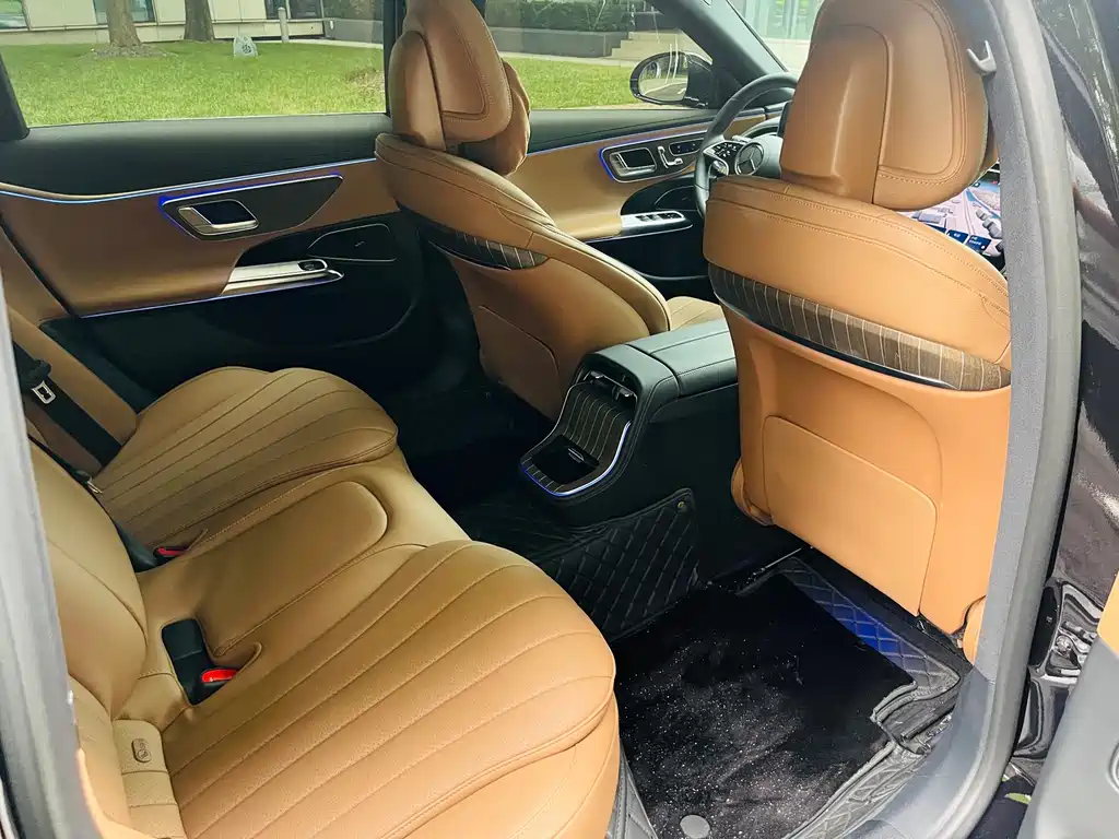 Mercedes-Benz E-Class — миниатюра 6