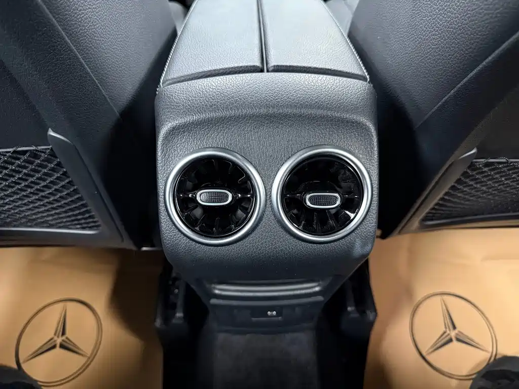 Mercedes-Benz GLA — миниатюра 10