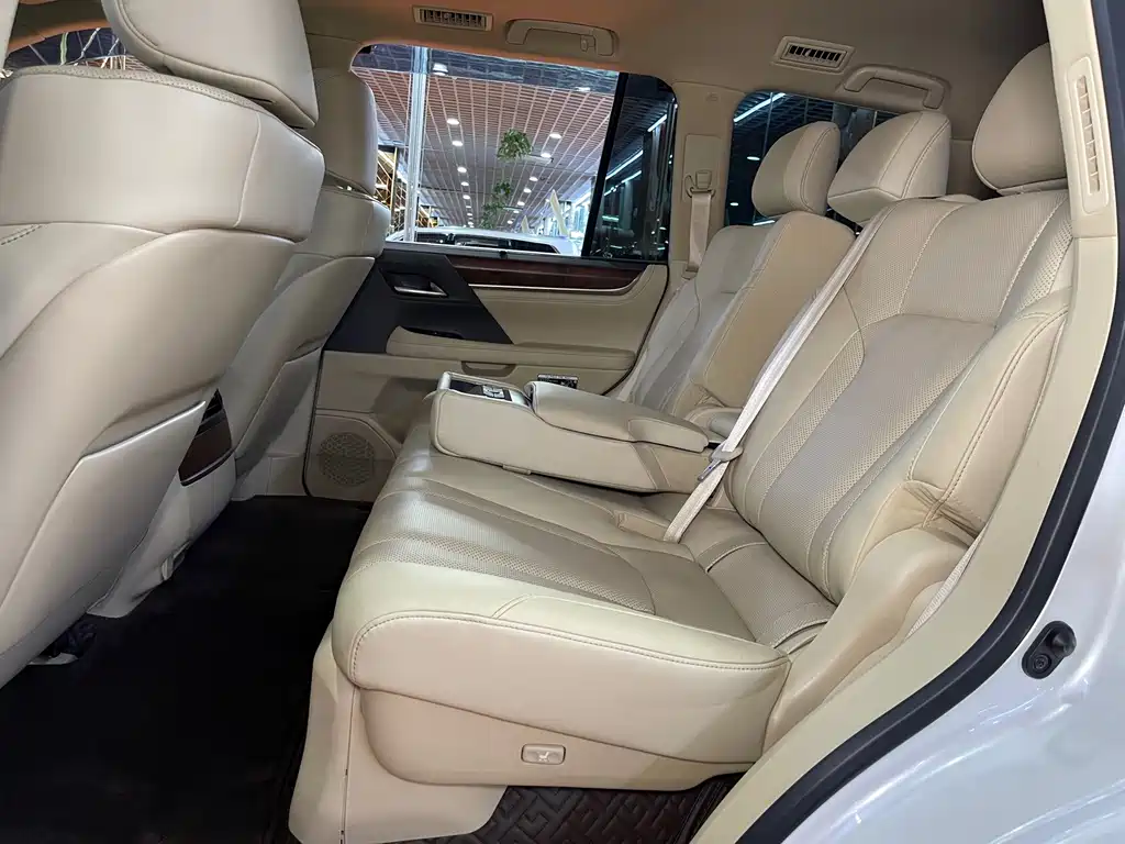 Lexus LX — миниатюра 10