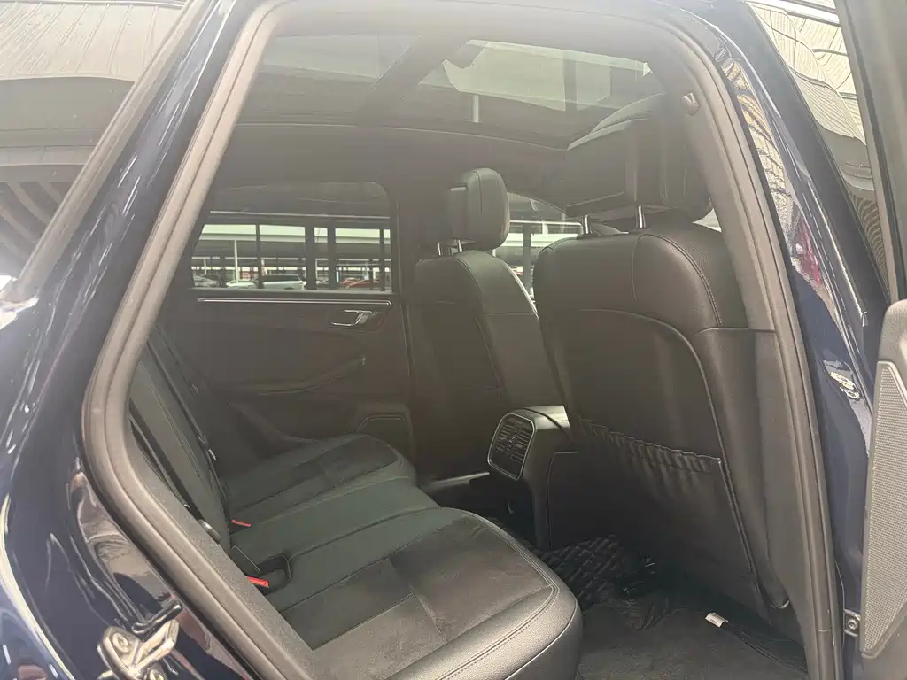 Porsche Macan — миниатюра 22