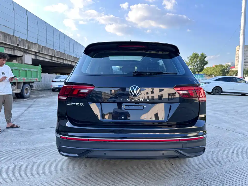Volkswagen Tiguan L — миниатюра 8