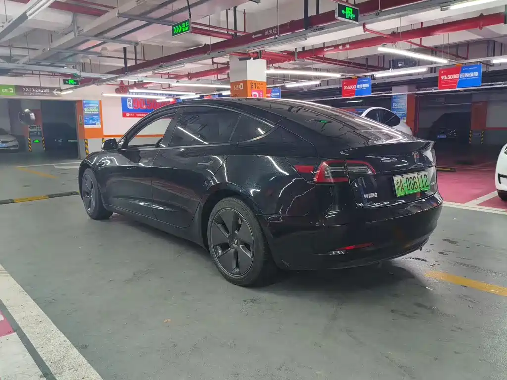 TESLA MODEL 3