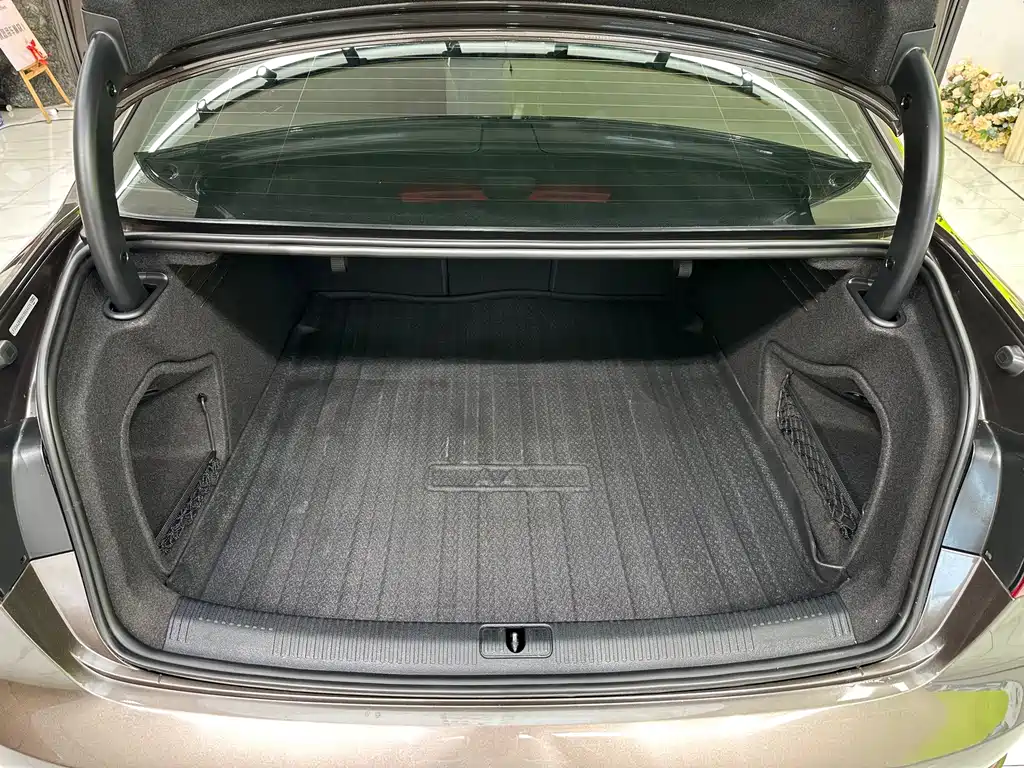 Audi A4L — миниатюра 17