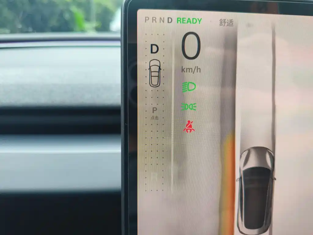 Tesla Model 3 — миниатюра 11