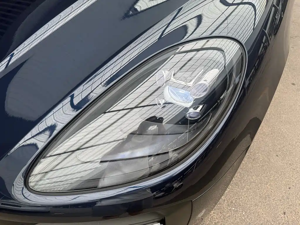 Porsche Macan — миниатюра 3