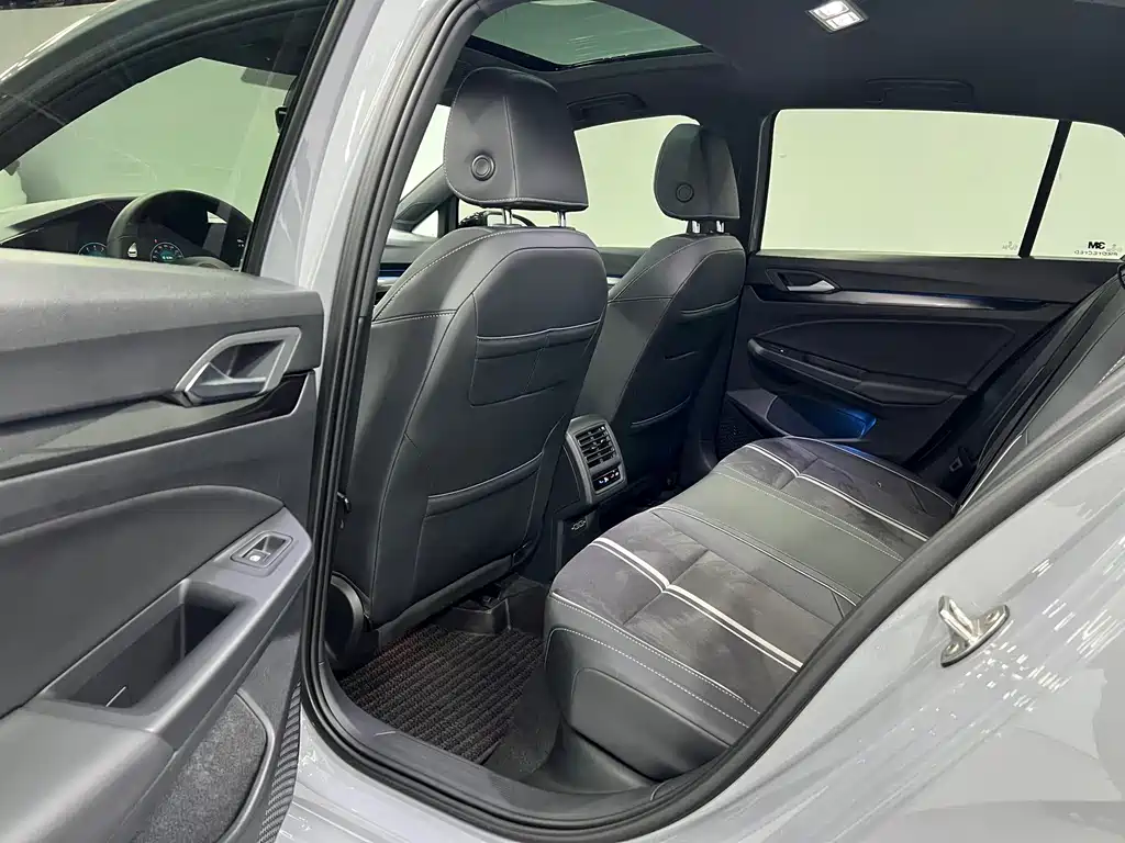 Volkswagen Golf — миниатюра 17