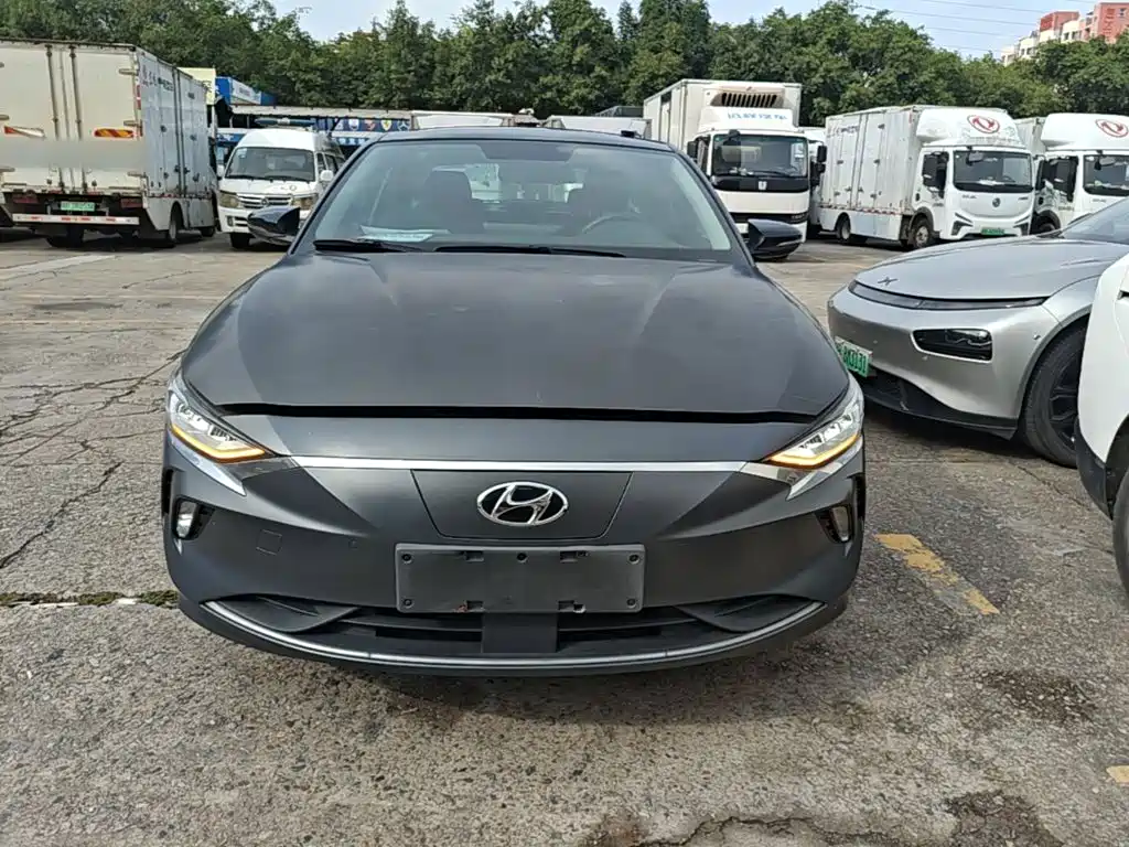 Hyundai Fista EV — миниатюра 3