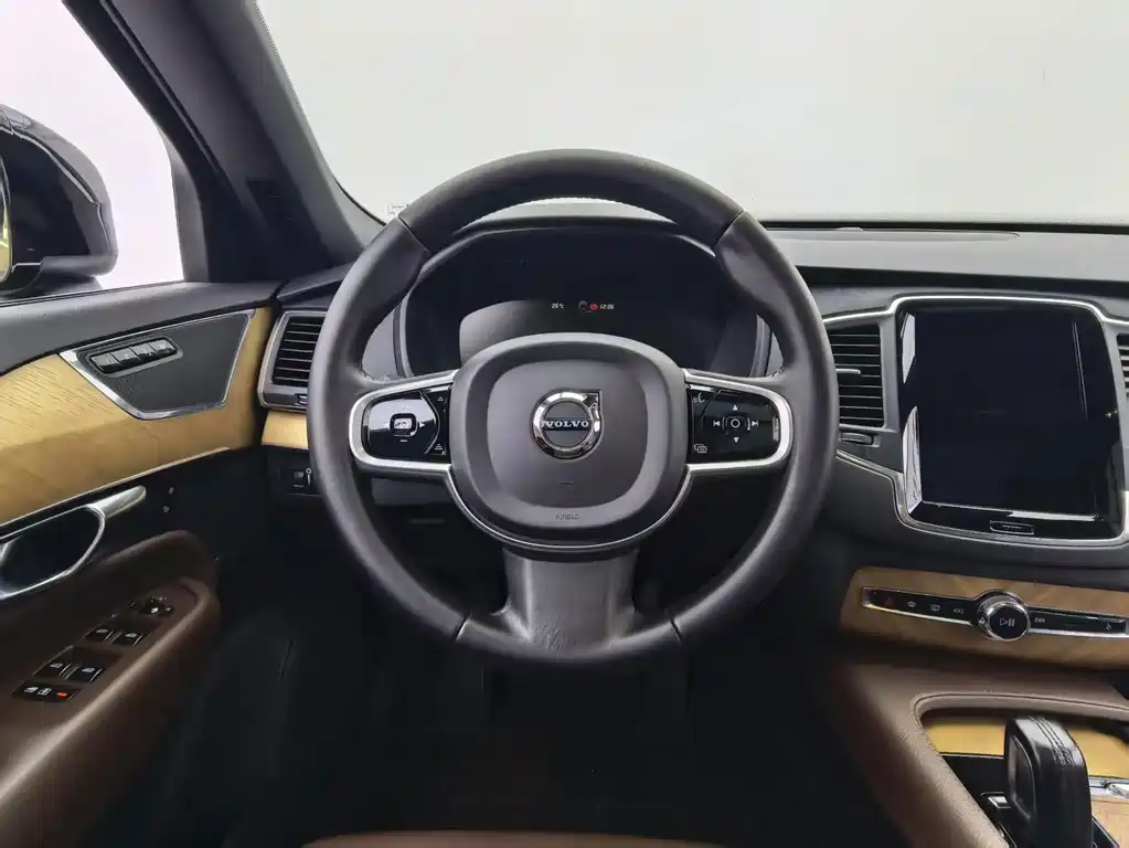 Volvo XC90 — миниатюра 13