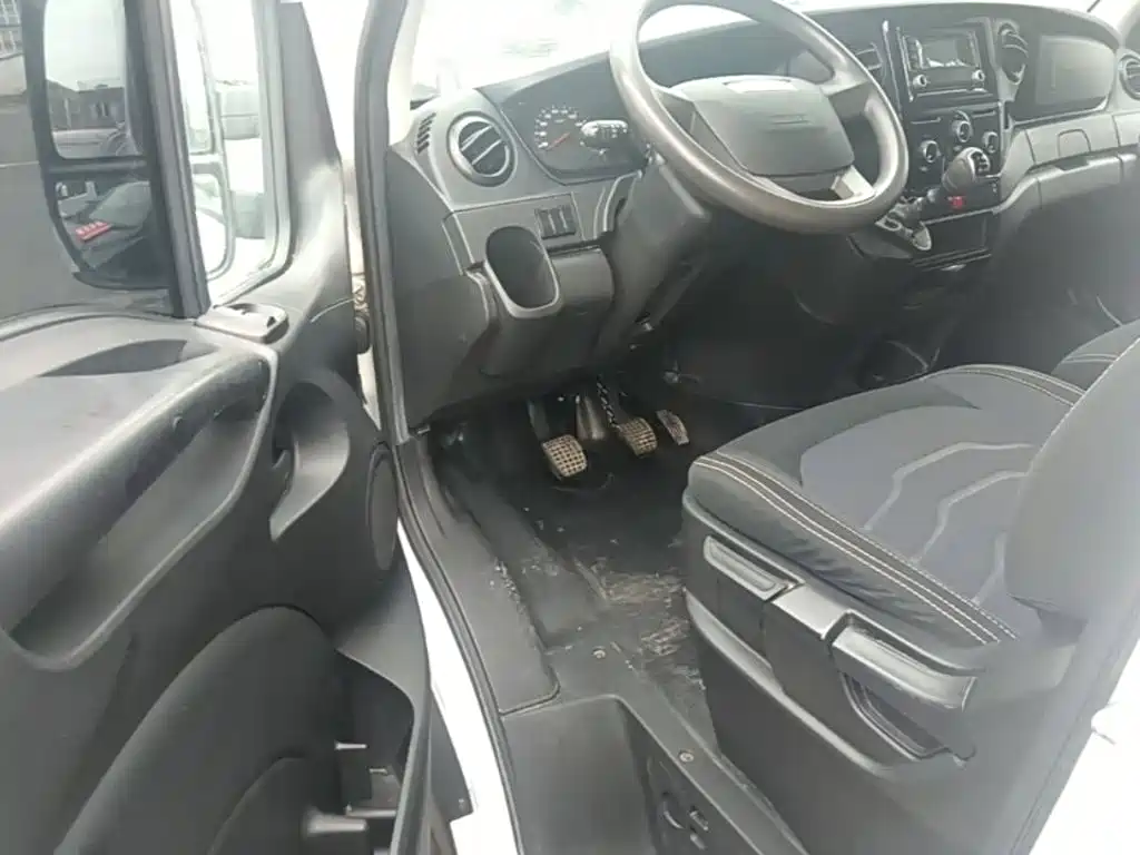 IVECO Ousheng — миниатюра 16